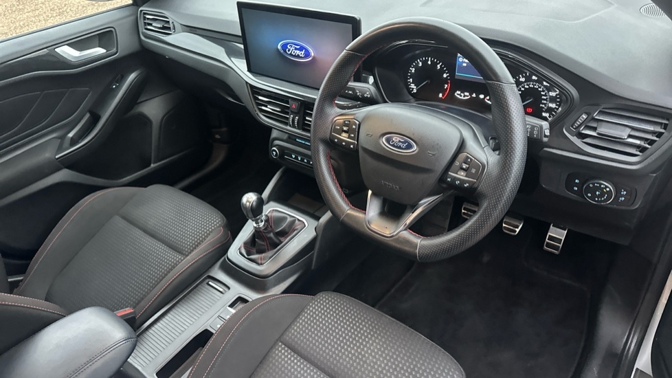 Used Ford Focus 2023 for sale - 76873040: Photo 9