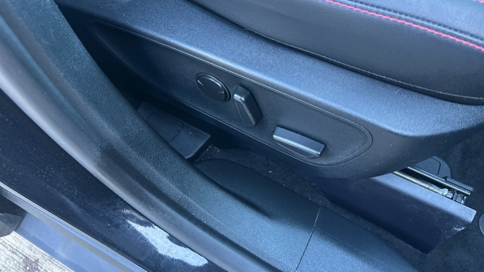 Used Ford Kuga 2024 for sale - 76872435: Photo 33