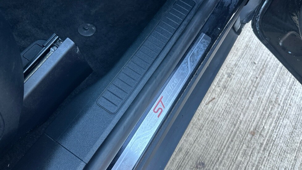 Used Ford Kuga 2024 for sale - 76872435: Photo 34