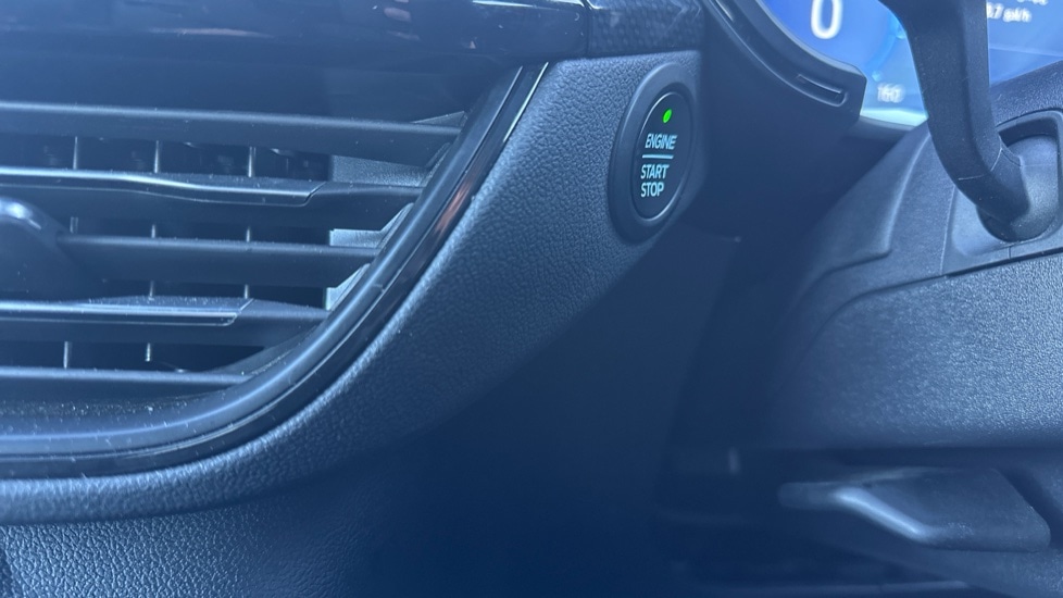 Used Ford Kuga 2024 for sale - 76872435: Photo 43