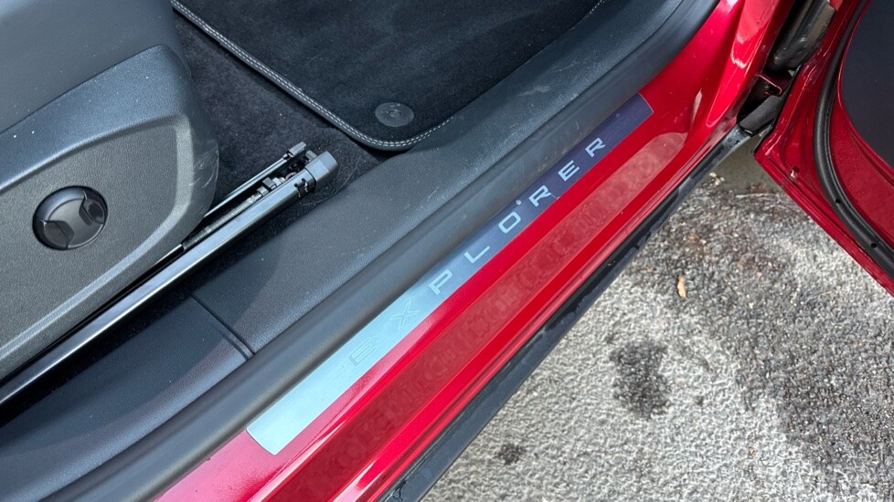 Used Ford Explorer 2024 for sale - 76888867: Photo 37