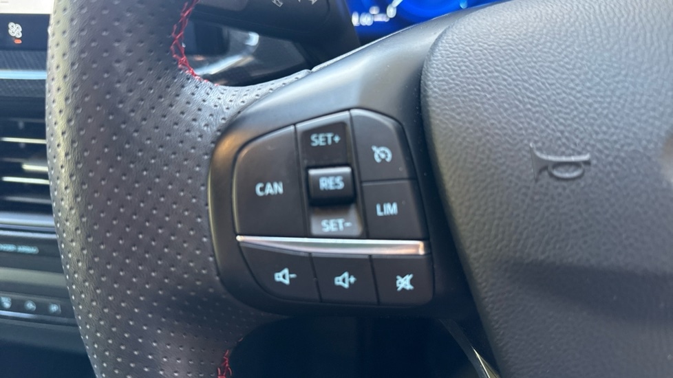 Used Ford Focus 2022 for sale - 76652438: Photo 23