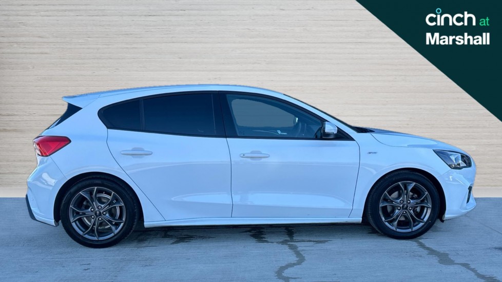 Used Ford Focus 2022 for sale - 76372970: Photo 2