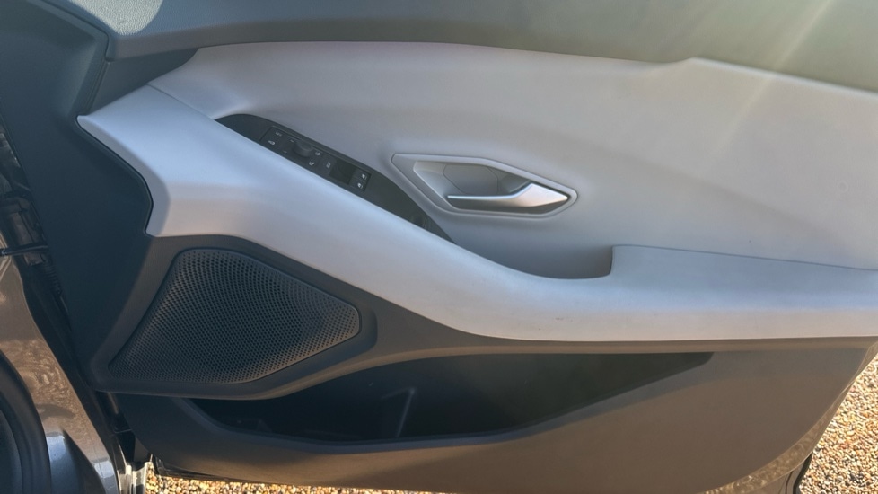 Used Ford Explorer 2024 for sale - 76873396: Photo 29