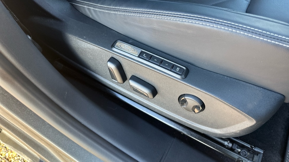 Used Ford Explorer 2024 for sale - 76873396: Photo 34