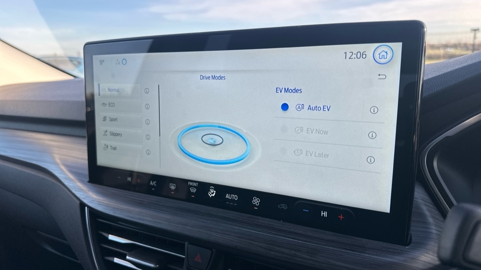 Used Ford Kuga 2025 for sale - 76921878: Photo 38