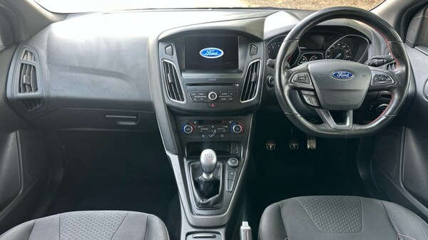 Used Ford Focus 2017 for sale - 76233909: Photo 11