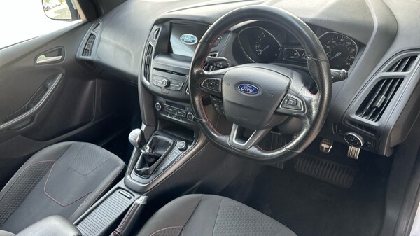 Used Ford Focus 2017 for sale - 76233909: Photo 9