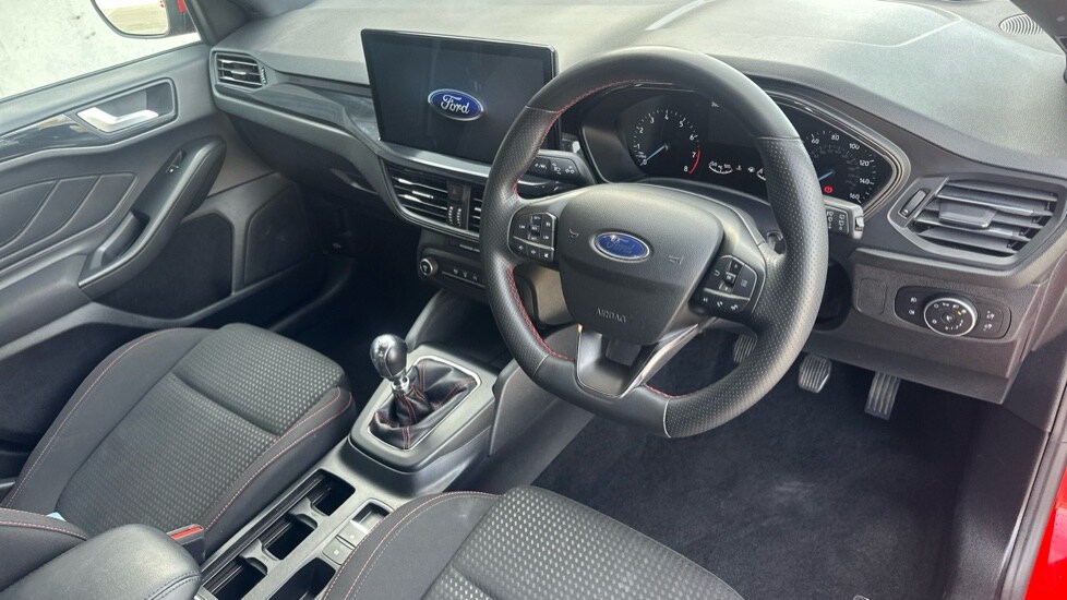 Used Ford Focus 2023 for sale - 76233951: Photo 9