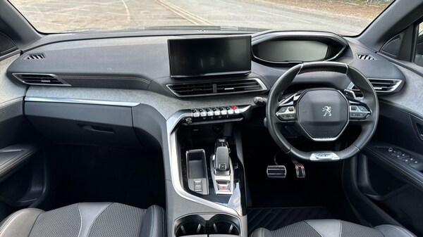 Used Peugeot 3008 2022 for sale - 76140400: Photo 11