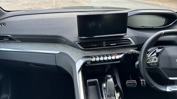 Used Peugeot 3008 2022 for sale - 76140400: Photo 12