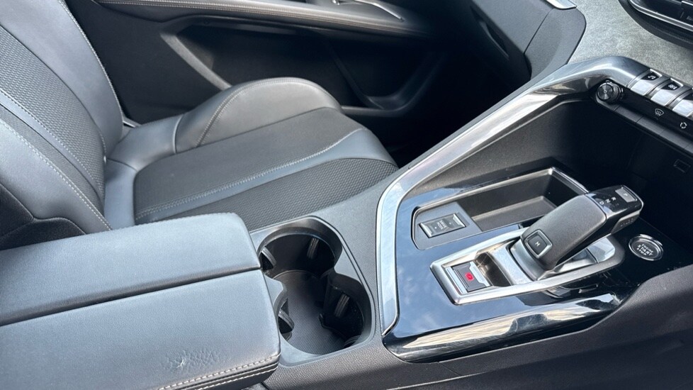 Used Peugeot 3008 2022 for sale - 76140400: Photo 30