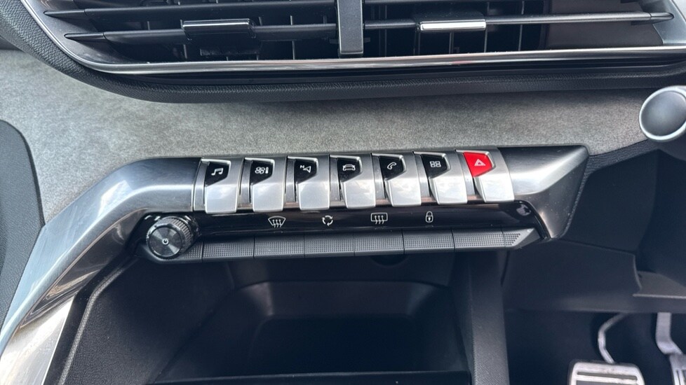 Used Peugeot 3008 2022 for sale - 76140400: Photo 35