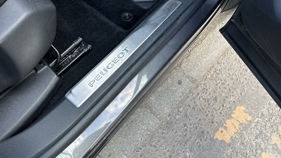 Used Peugeot 3008 2022 for sale - 76140400: Photo 39