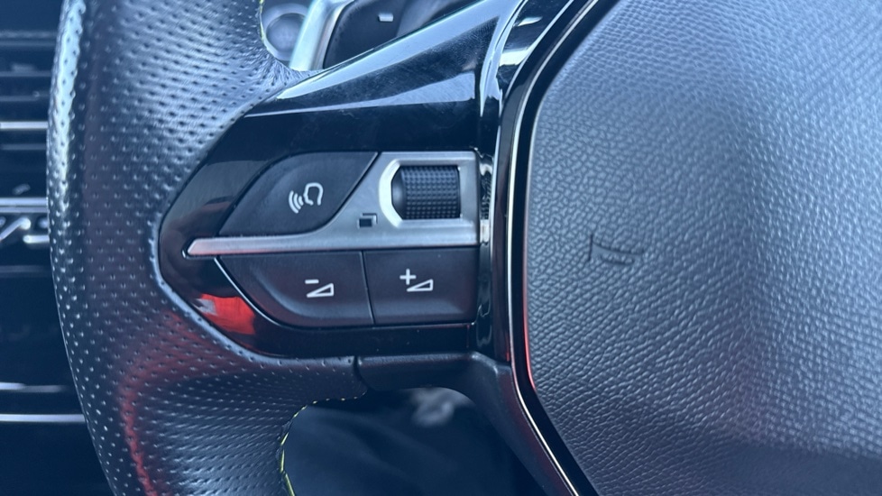 Used Peugeot 2008 2022 for sale - 77018340: Photo 24