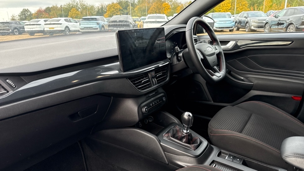 Used Ford Focus 2023 for sale - 76234046: Photo 10