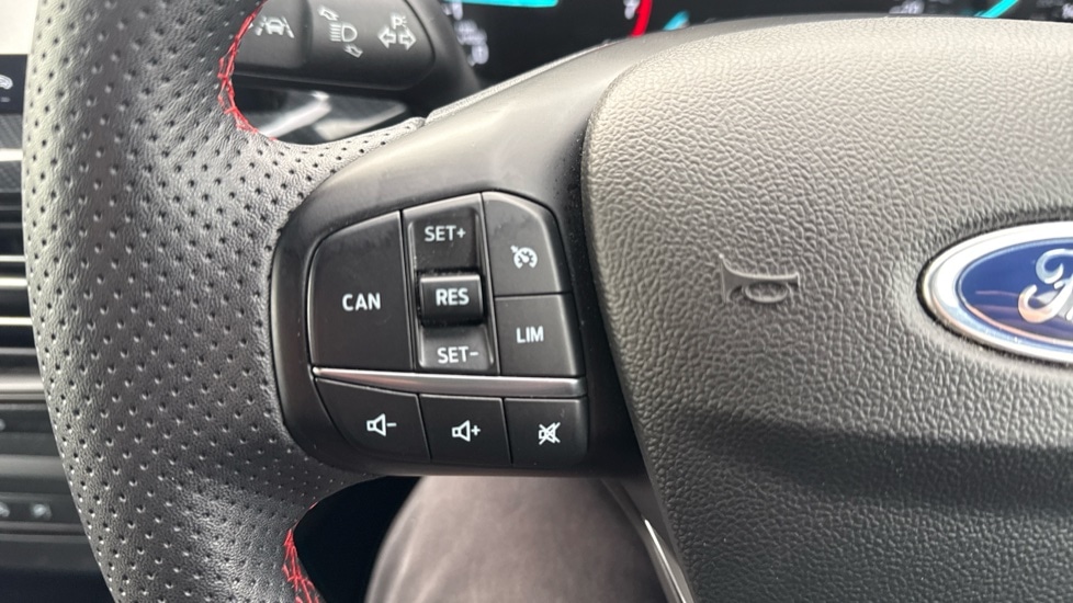 Used Ford Focus 2023 for sale - 76234046: Photo 23