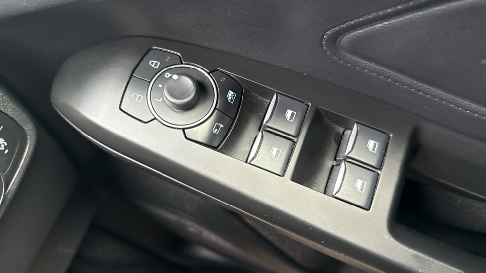 Used Ford Focus 2023 for sale - 76234046: Photo 37