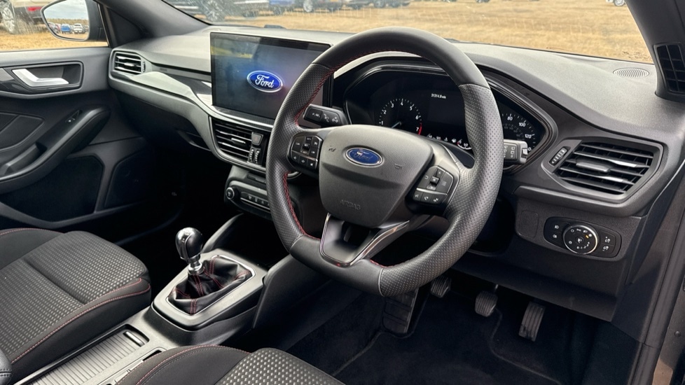 Used Ford Focus 2023 for sale - 76234046: Photo 9