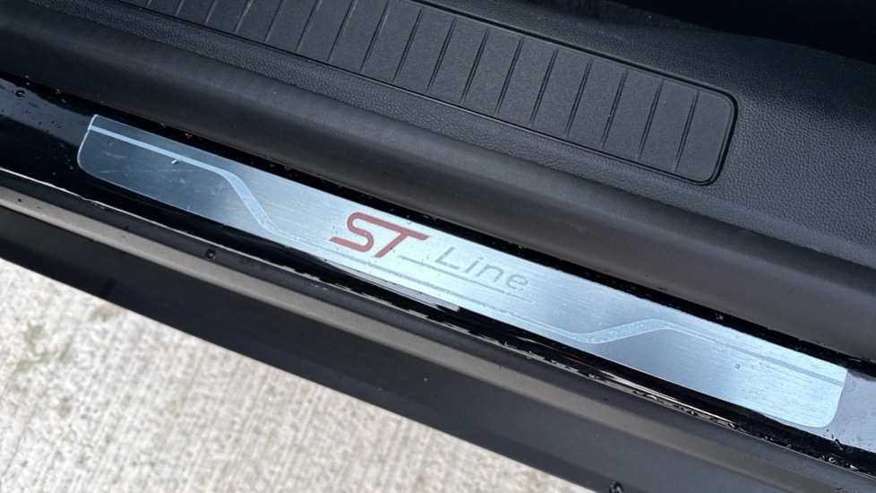 Used Ford Kuga 2025 for sale - 76901520: Photo 35