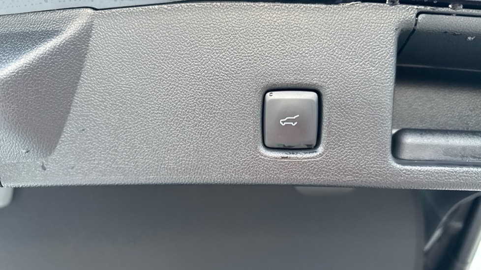 Used Ford Kuga 2025 for sale - 76901520: Photo 37