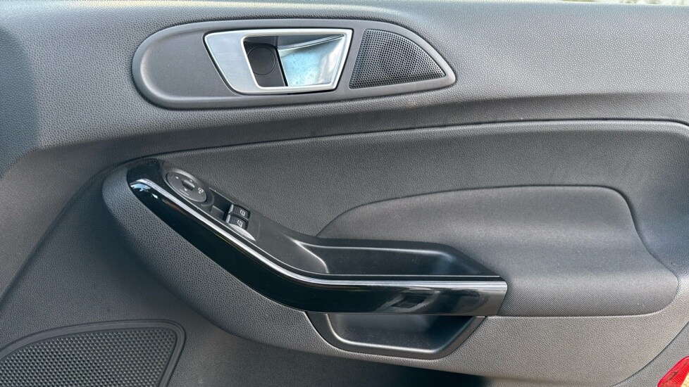 Used Ford Fiesta 2015 for sale - 76501591: Photo 28