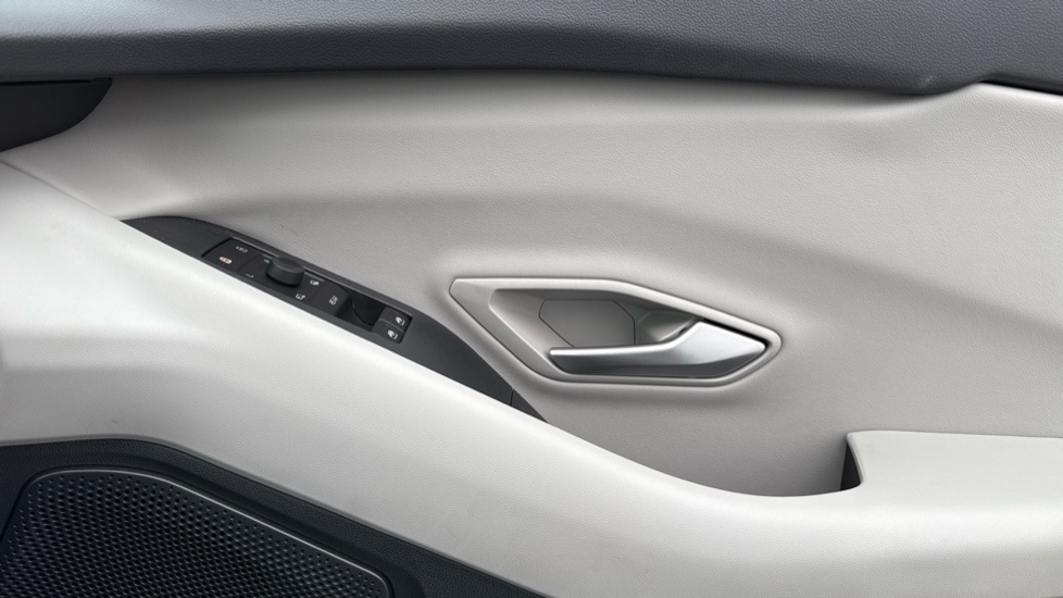 Used Ford Explorer 2025 for sale - 76869128: Photo 29