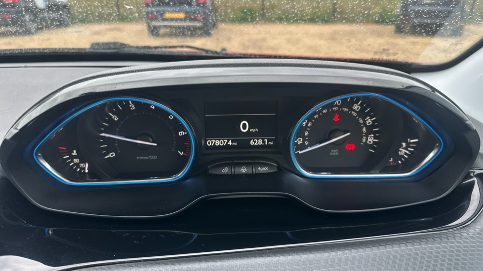 Used Peugeot 2008 2018 for sale - 76519363: Photo 13