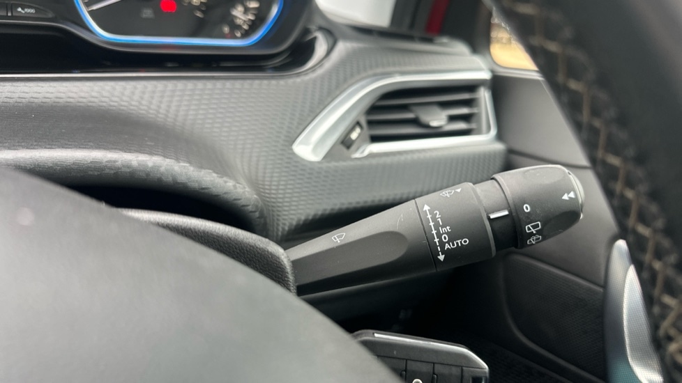 Used Peugeot 2008 2018 for sale - 76519363: Photo 25