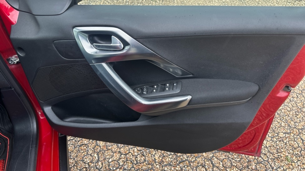 Used Peugeot 2008 2018 for sale - 76519363: Photo 31