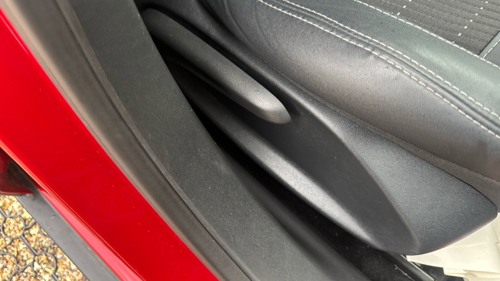 Used Peugeot 2008 2018 for sale - 76519363: Photo 33