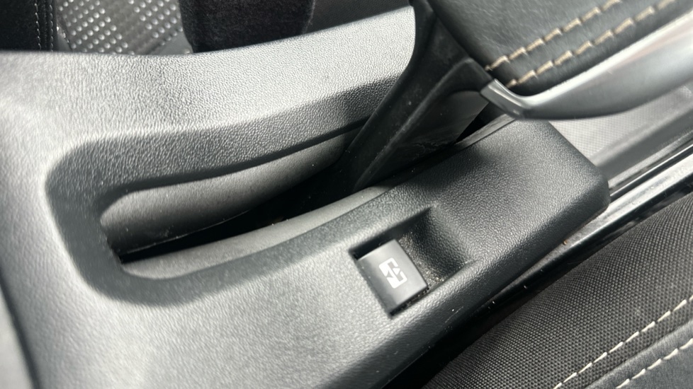 Used Peugeot 2008 2018 for sale - 76519363: Photo 38