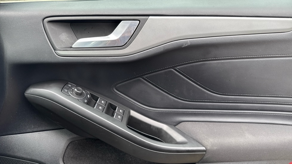 Used Ford Focus 2022 for sale - 76124830: Photo 28