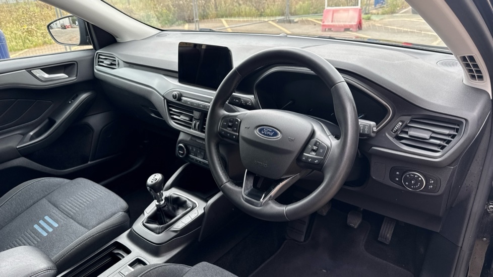 Used Ford Focus 2022 for sale - 76124830: Photo 9