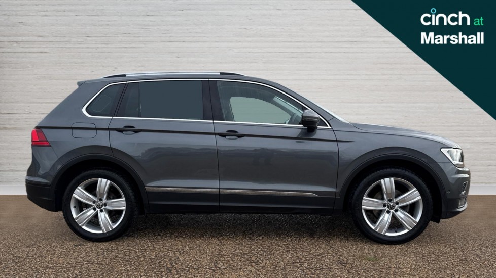 Used Volkswagen Tiguan 2020 for sale - 76528900: Photo 2