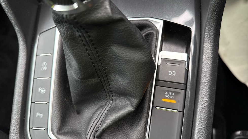 Used Volkswagen Tiguan 2020 for sale - 76528900: Photo 37