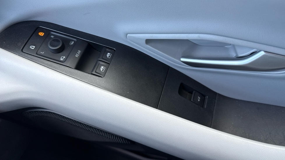 Used Ford Explorer 2025 for sale - 76871629: Photo 40