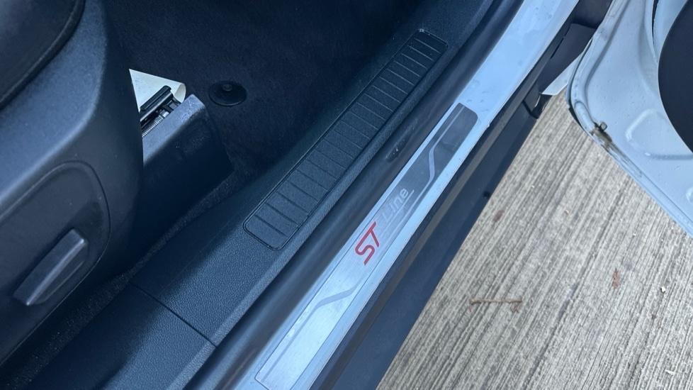 Used Ford Kuga 2024 for sale - 76872436: Photo 35