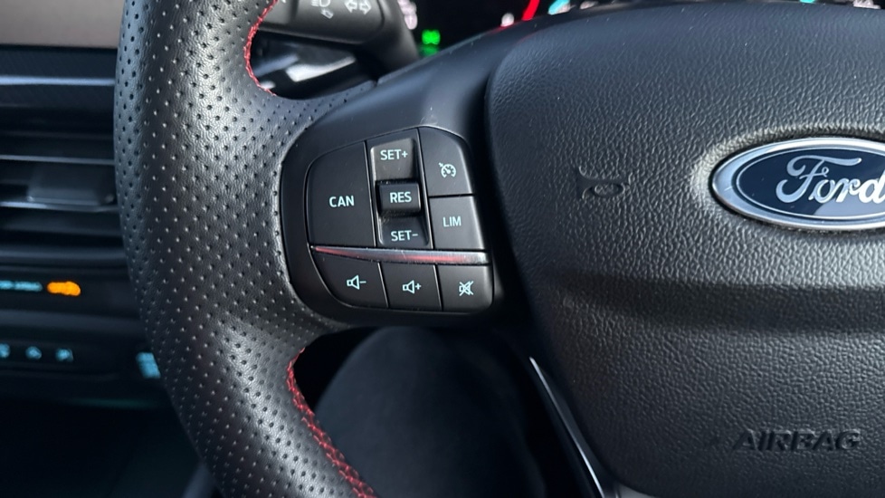 Used Ford Focus 2023 for sale - 76873074: Photo 23