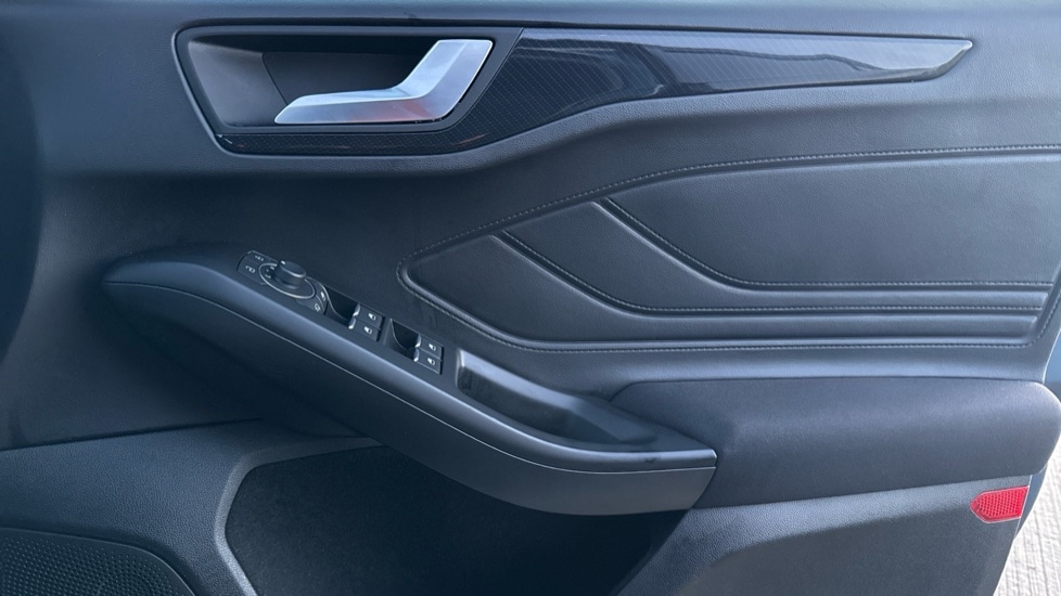 Used Ford Focus 2023 for sale - 76873074: Photo 29