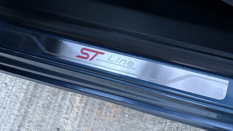 Used Ford Focus 2023 for sale - 76873074: Photo 33