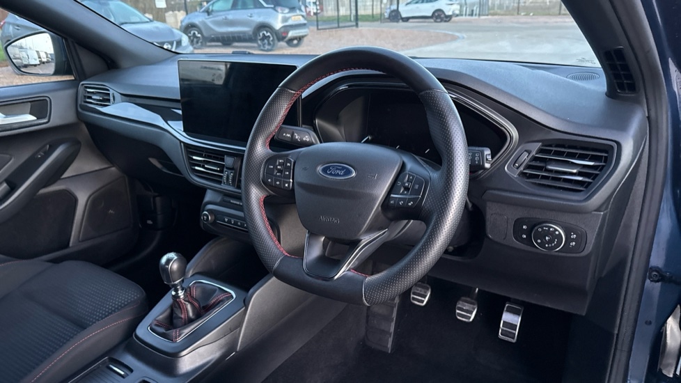 Used Ford Focus 2023 for sale - 76873074: Photo 9