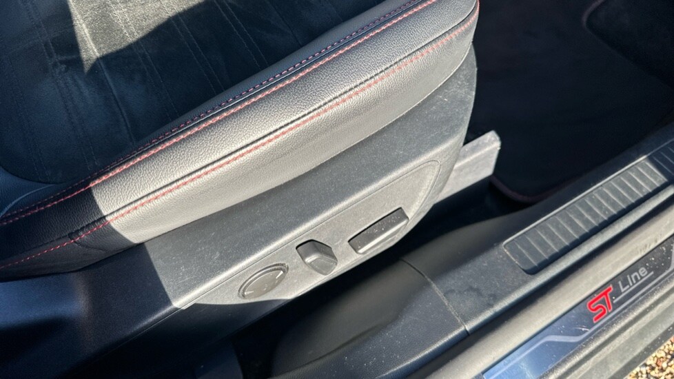 Used Ford Kuga 2023 for sale - 76872437: Photo 35