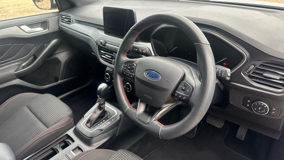 Used Ford Focus 2022 for sale - 76872836: Photo 12