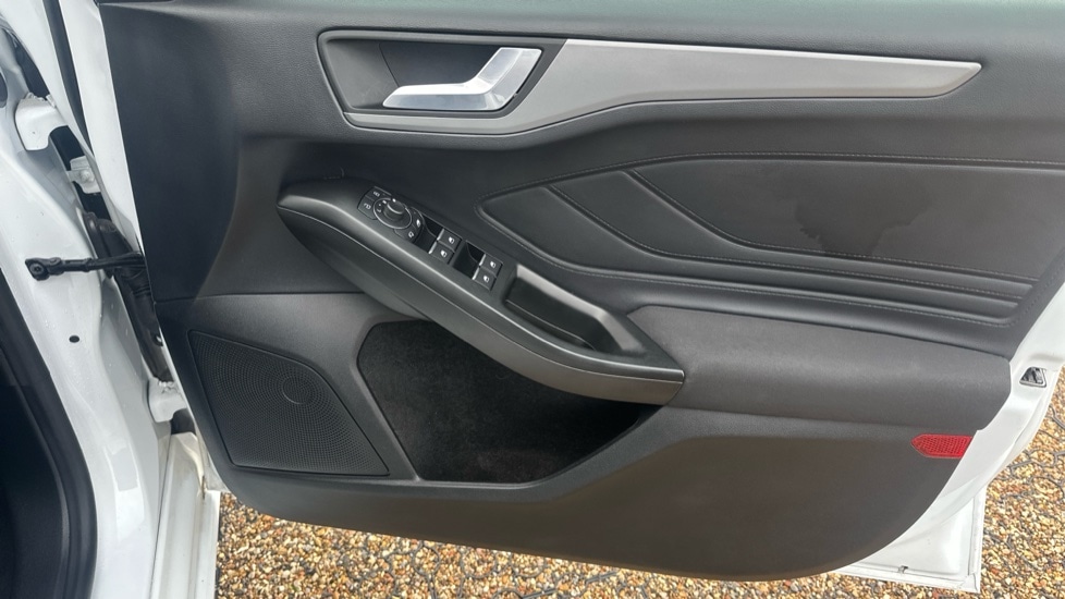 Used Ford Focus 2022 for sale - 76872836: Photo 29