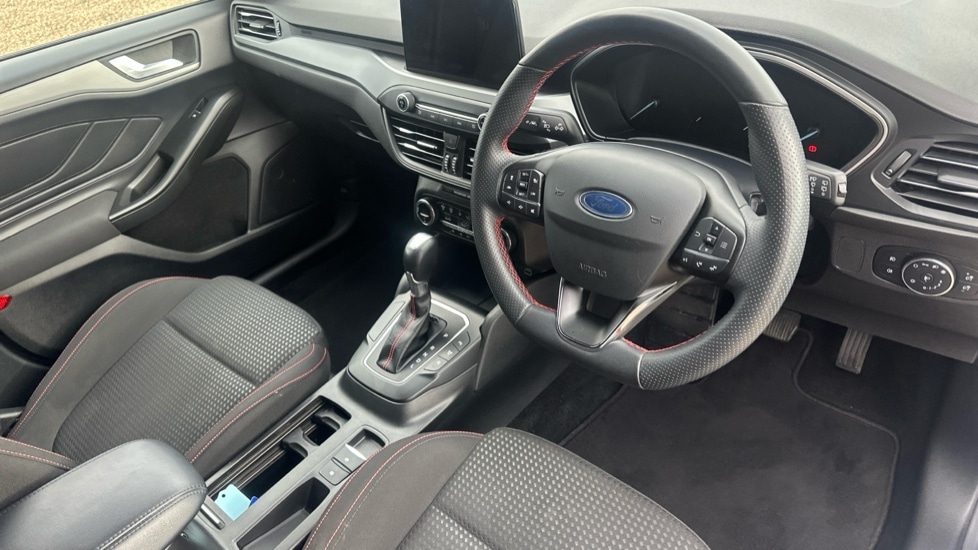 Used Ford Focus 2022 for sale - 76872836: Photo 9