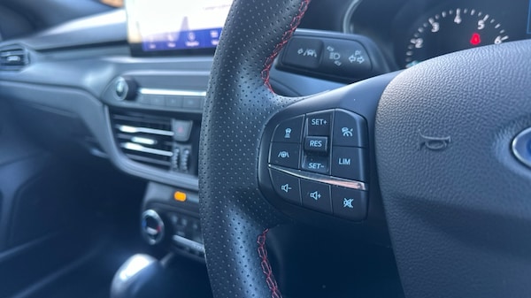 Used Ford Focus 2022 for sale - 76229229: Photo 22