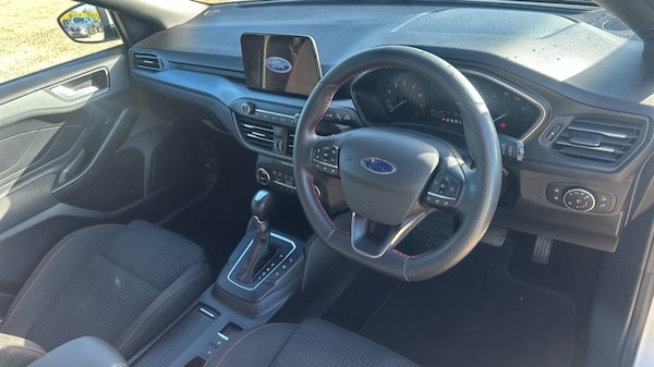 Used Ford Focus 2022 for sale - 76229229: Photo 9