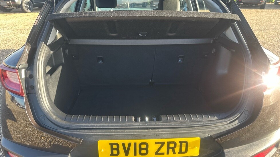 Used Kia Stonic 2018 for sale - 76874322: Photo 15