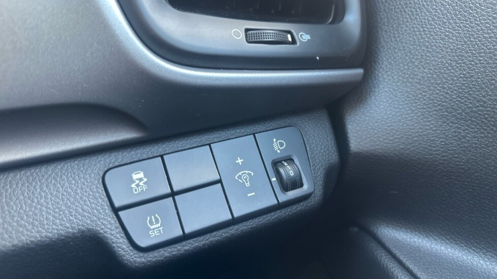 Used Kia Stonic 2018 for sale - 76874322: Photo 22